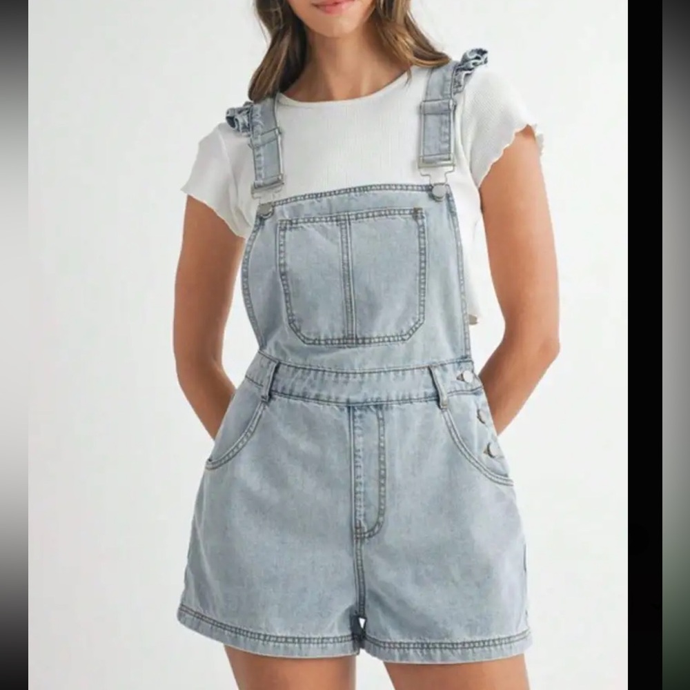 MABLE L Light Wash Denim Overalls - shorts
